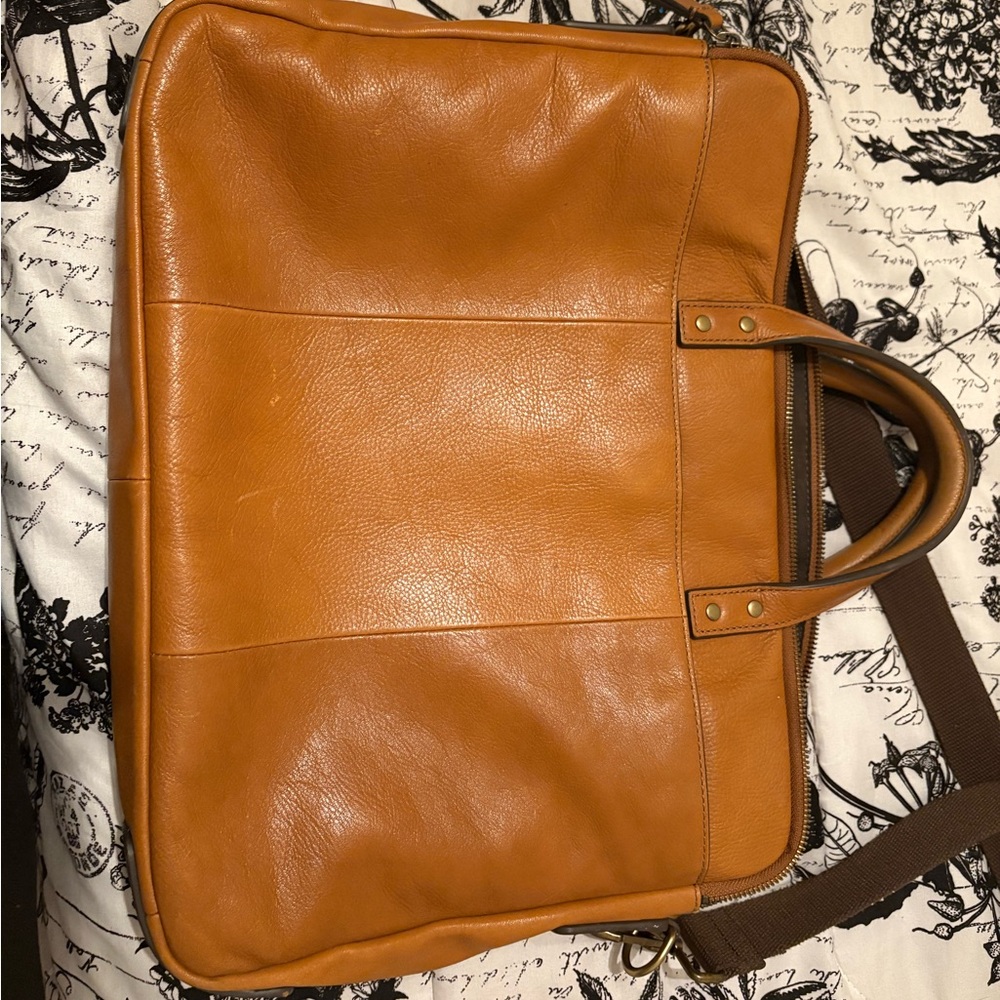 Men's Leather Briefcase in Tan with Detachable Shoulder Strap
